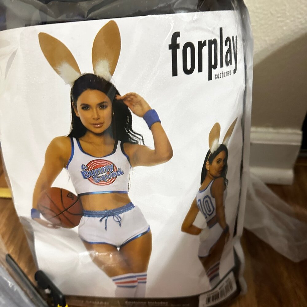 USED Basketball Bunny Babe 5 Piece Costume Set